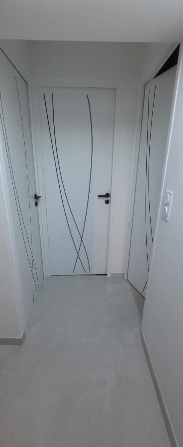 Le Beluga Spa Nantes Bouguenais Aeroport Bagian luar foto