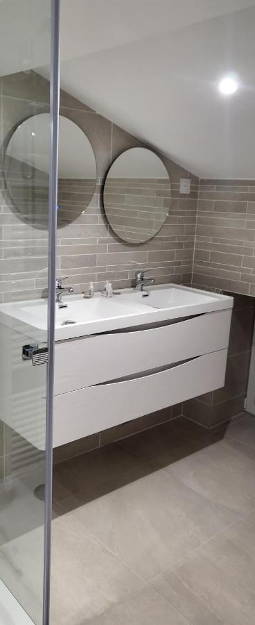 Le Beluga Spa Nantes Bouguenais Aeroport Bagian luar foto