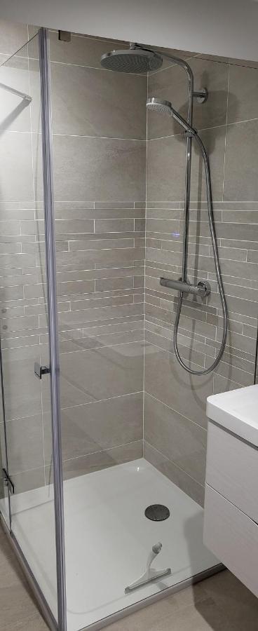 Le Beluga Spa Nantes Bouguenais Aeroport Bagian luar foto